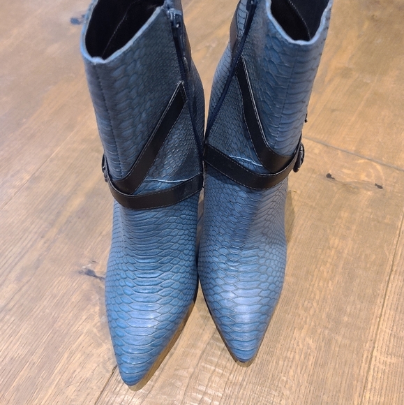 NEW - Size 10 Snake print Blue Boot - Picture 6 of 7